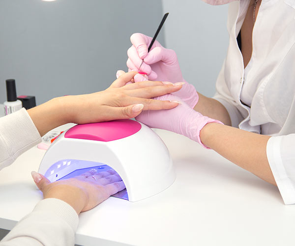 POSH-NAILS-&-SPA---mani